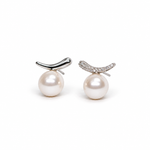 Pearl Curve Stud Earrings