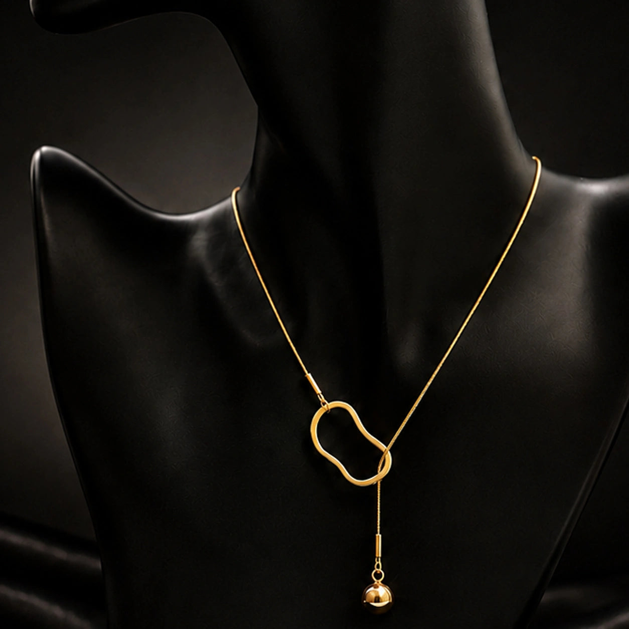 Sculpted Link Pendant Necklace